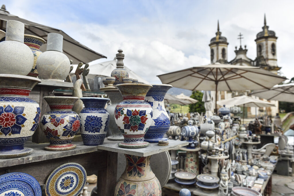 Feira de artesanato do Largo do Coimbra em Ouro Preto