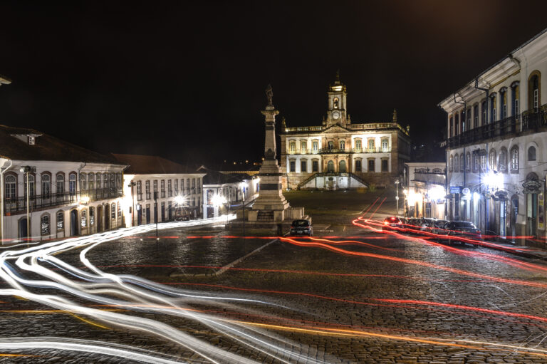 Praça Tiradentes no Centro Histórico de Ouro Preto