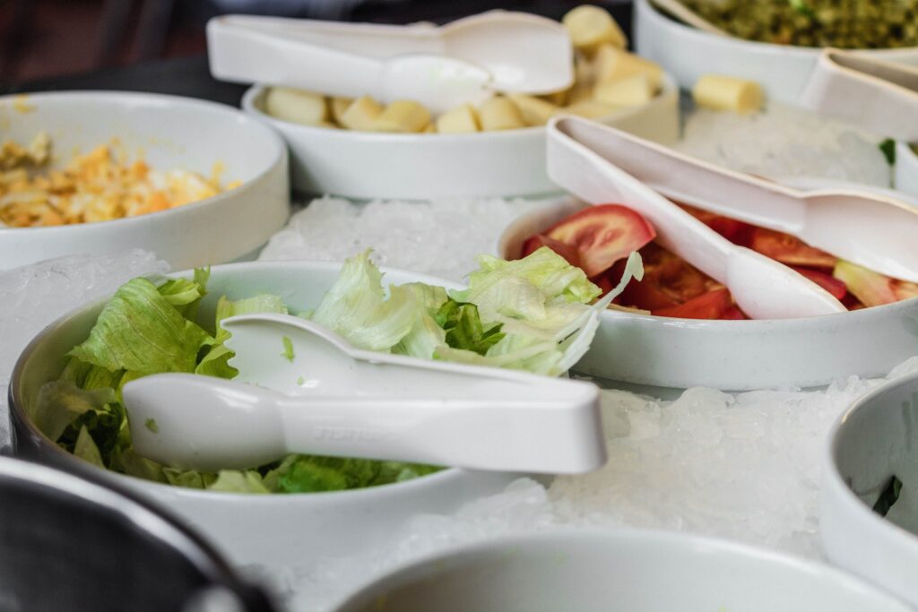 Buffet self-service, imagem ilustrativa para restaurantes por quilo em Campos do Jordão
