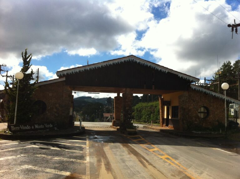 Portal de entrada de Monte Verde, em Camanducaia, Minas Gerais