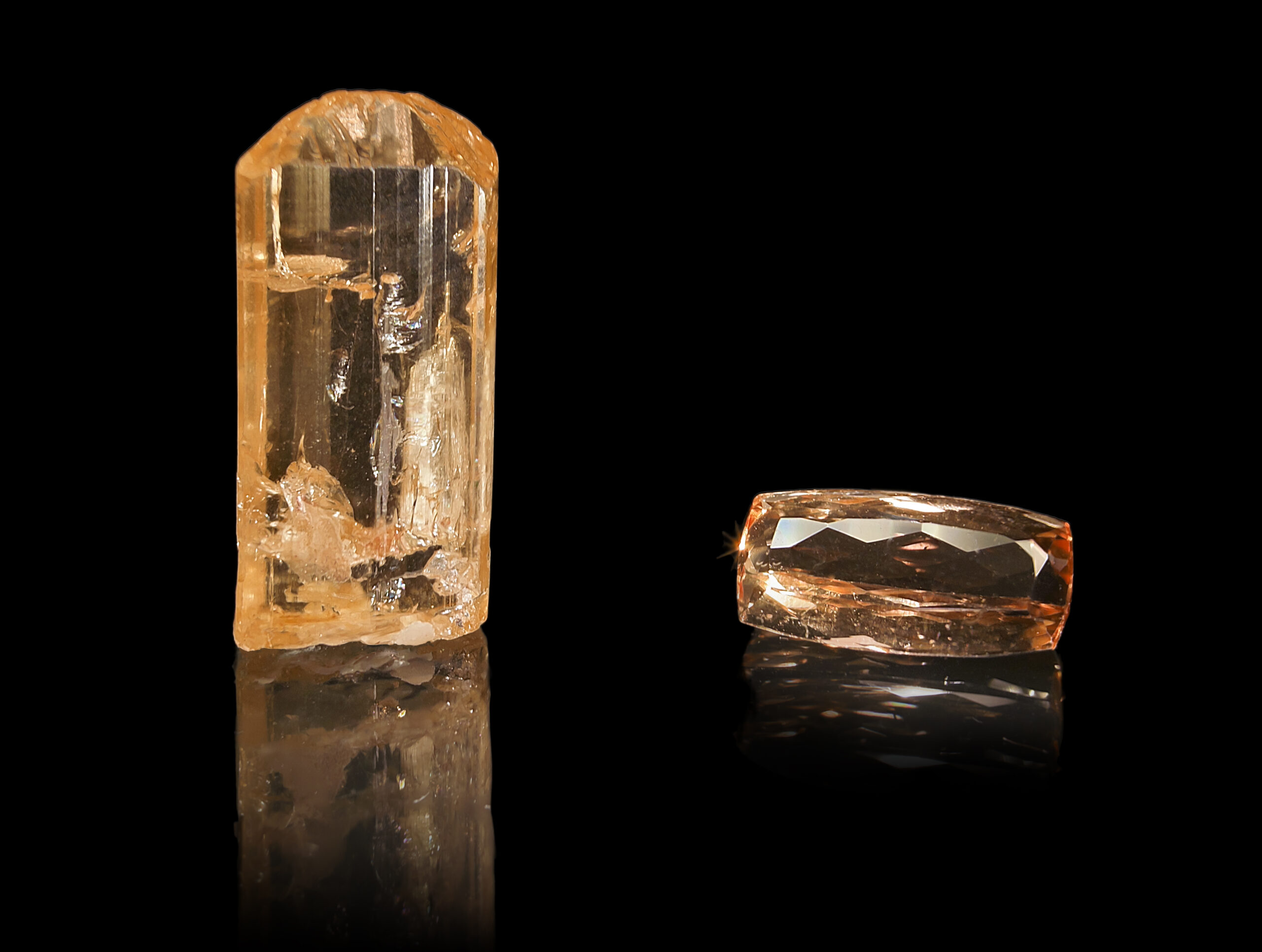 Topázio de Ouro Preto com cristal bruto e gema lapidada
