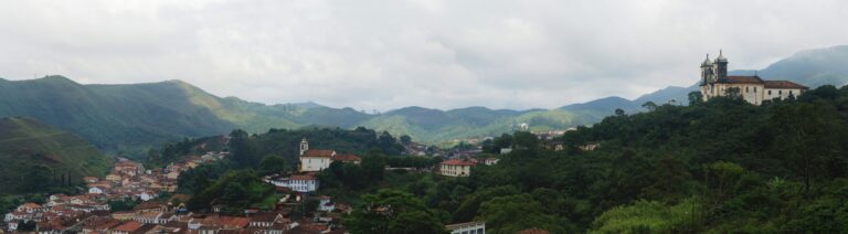 Vista panorâmica do Centro Histórico de Ouro Preto, em Minas Gerais