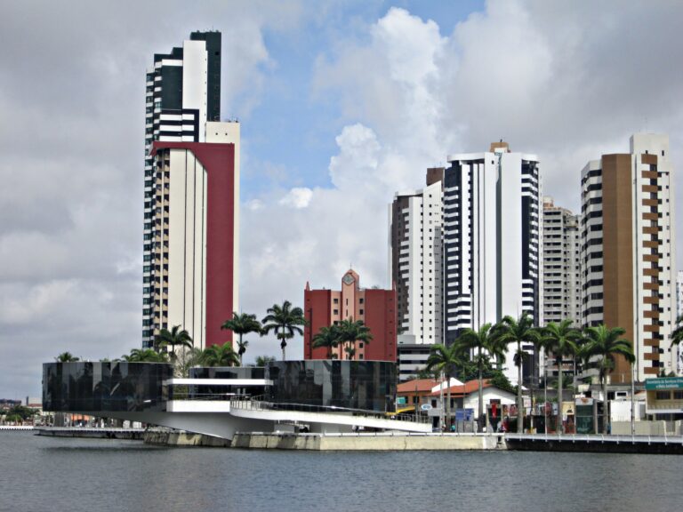 Açude Velho e Museu de Arte Popular da Paraíba em Campina Grande