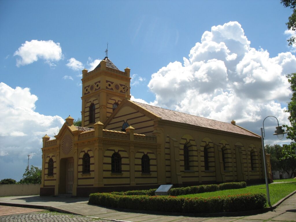 Fachada da Igreja Matriz Nossa Senhora do Carmo em Boa Vista, Roraima