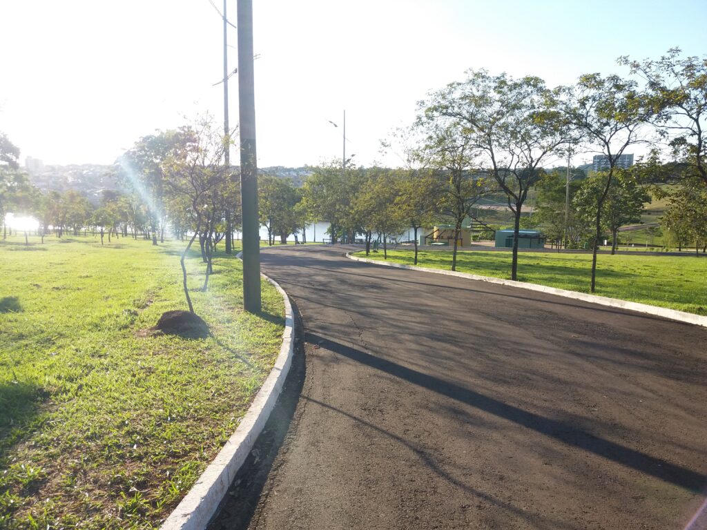 Área verde do Parque das Nações Indígenas em Campo Grande, Mato Grosso do Sul