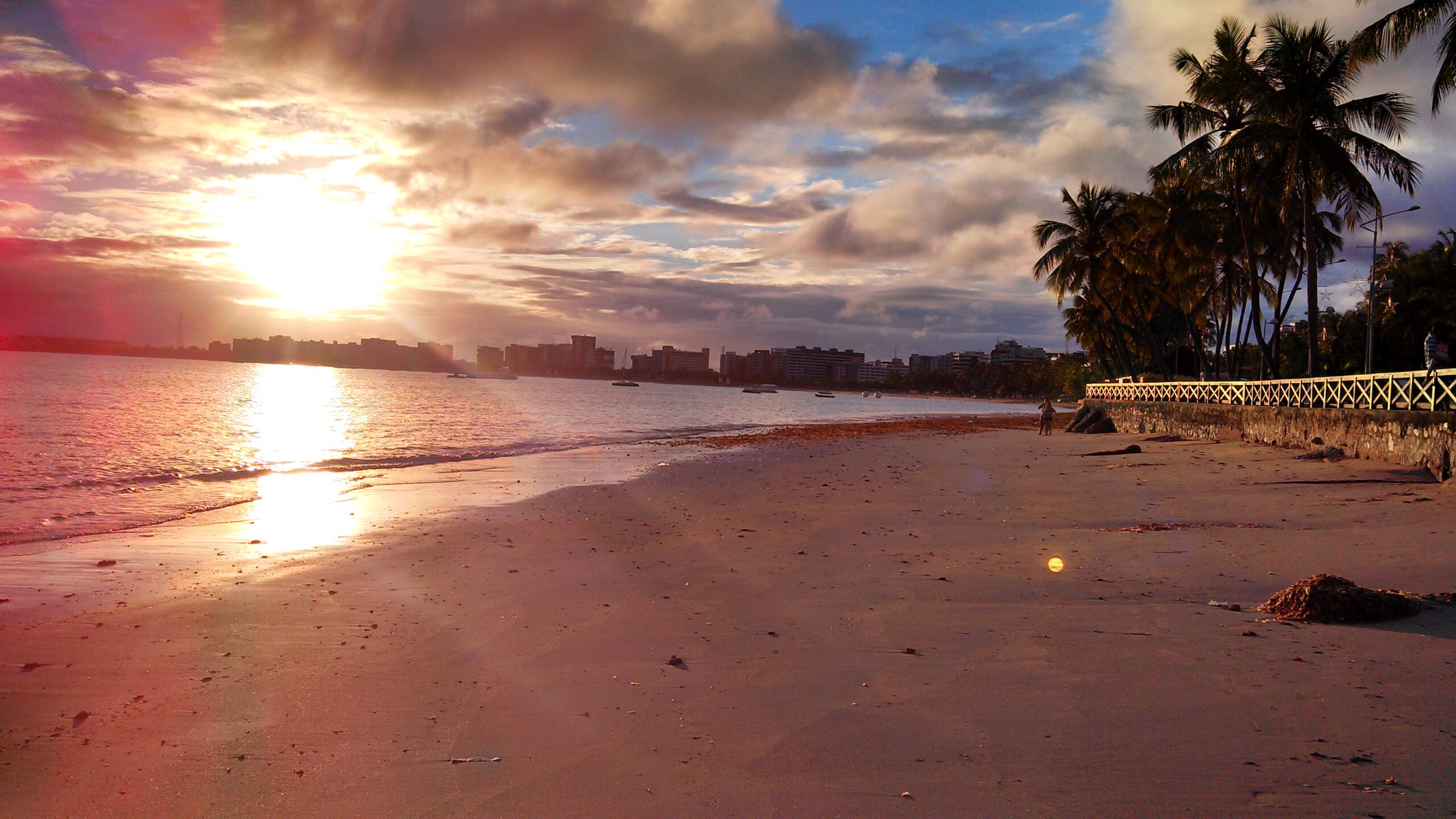 Praia de Pajuçara e orla de Maceió, em Alagoas