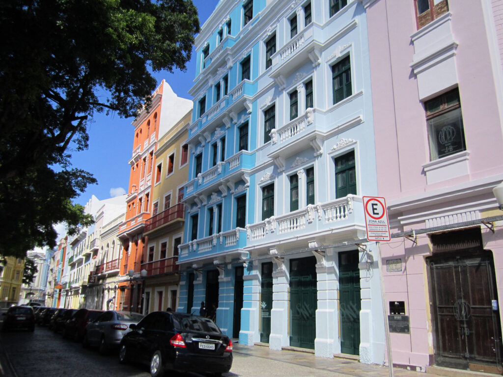 Casario colorido da Rua do Bom Jesus no Bairro do Recife, Pernambuco